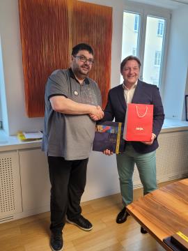 Župana sta si izmenjala darili